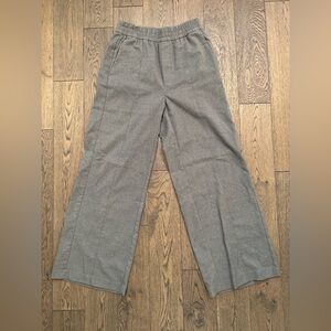 GAP wide legged pants, elastic waistband. High waisted. Size S.